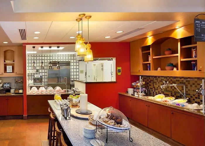 Hilton Garden North/perimeter Center Hotel 3*
