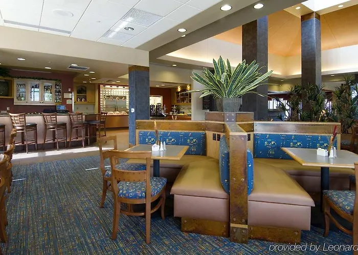 Hilton Garden North/perimeter Center 3*