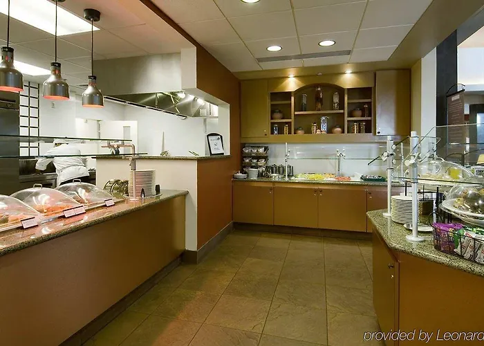 Hilton Garden North/perimeter Center 3*